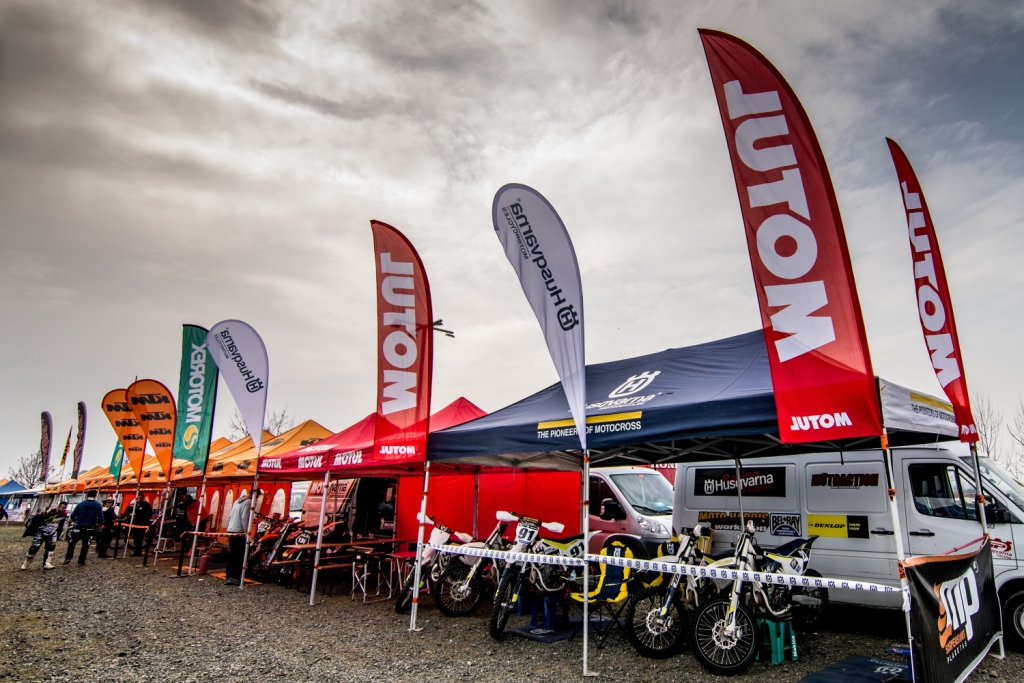 HusqvarnaMotul PaddockTeam